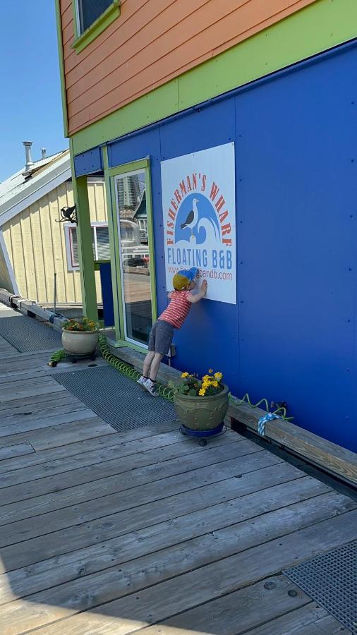 A Float Home B&B In Fisherman'S Wharf ビクトリア エクステリア 写真