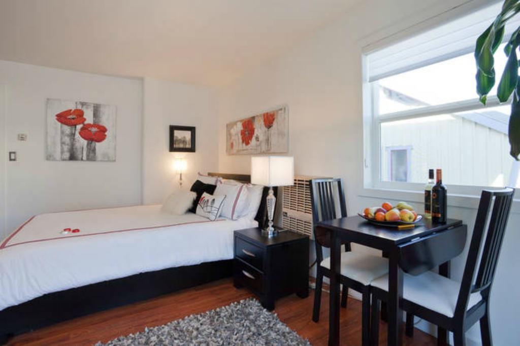 A Float Home B&B In Fisherman'S Wharf ビクトリア エクステリア 写真