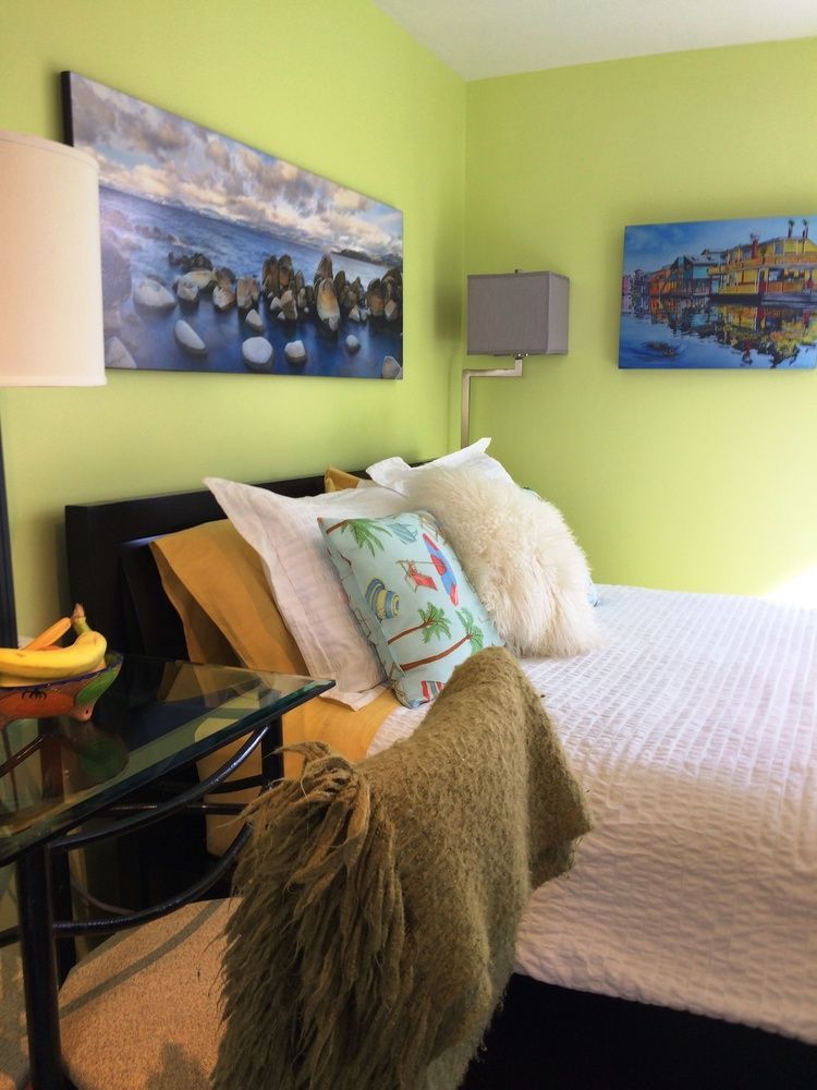 A Float Home B&B In Fisherman'S Wharf ビクトリア エクステリア 写真