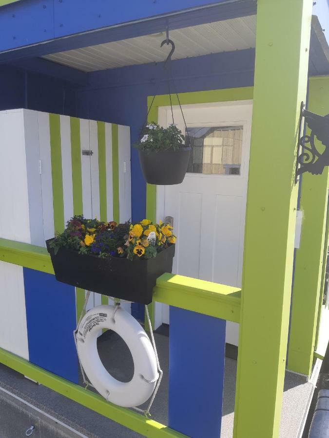 A Float Home B&B In Fisherman'S Wharf ビクトリア エクステリア 写真