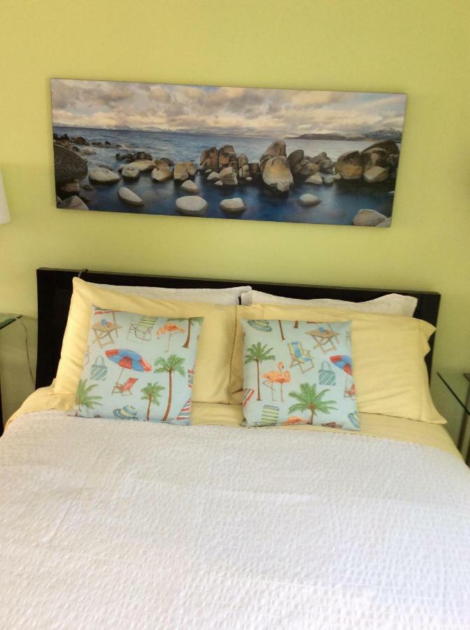 A Float Home B&B In Fisherman'S Wharf ビクトリア エクステリア 写真